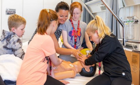 Vísindaskóli unga fólksins - Hvernig verða jarðskjálftar til og hvað gerir Alþingi?